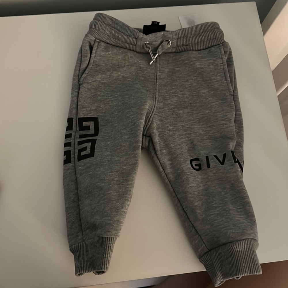 Givenchy sweatpants 6-9m